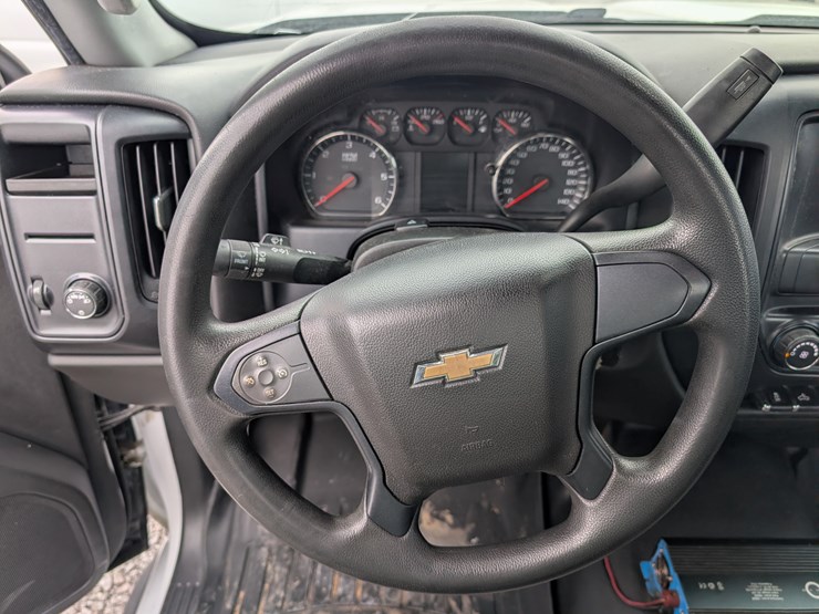 2017-chevrolet-1500-image-9