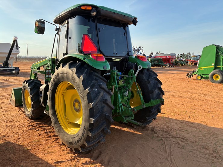 2022-john-deere-6105e-image-4