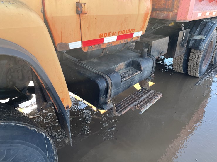 1996-ford-l9000-image-10