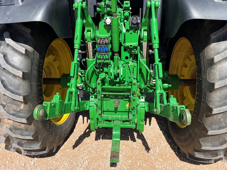 2015-john-deere-6145r-image-15