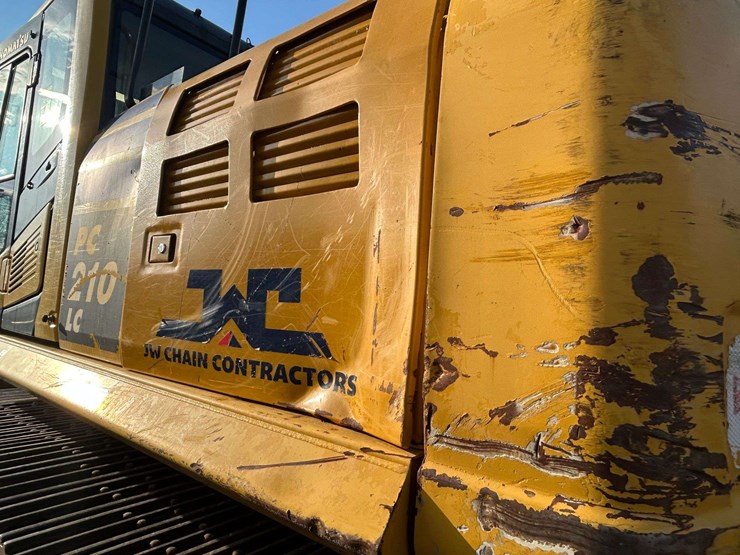 2015-komatsu-pc210-lc-10-image-16