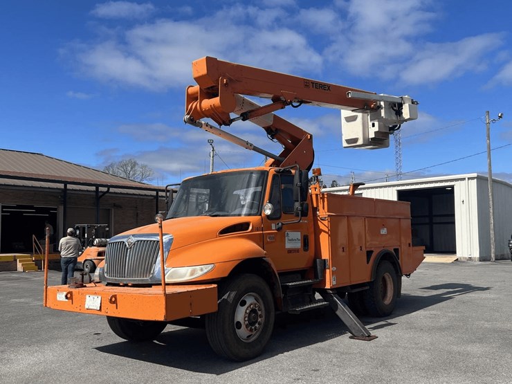 2004-international-durastar-4300-image-1