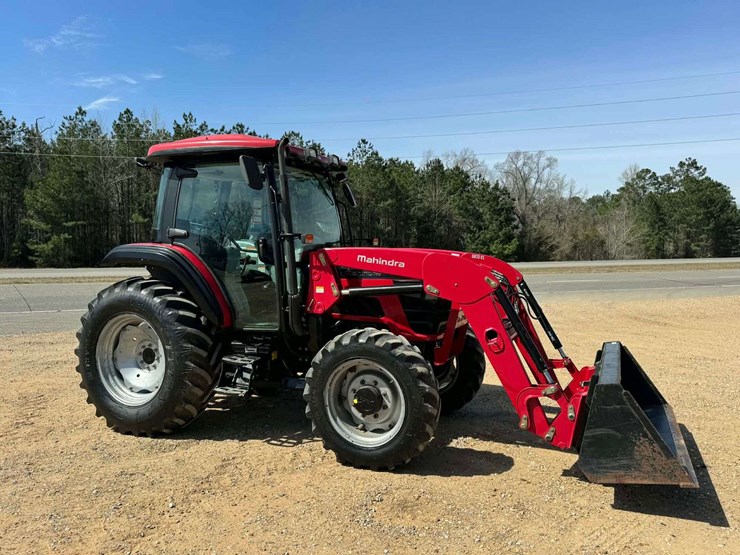 2020-mahindra-6075-image-6