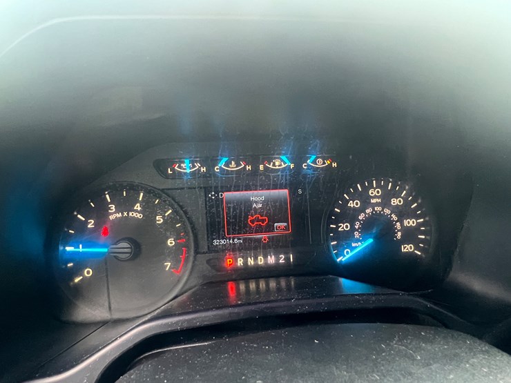 2015-ford-f150-xl-image-27