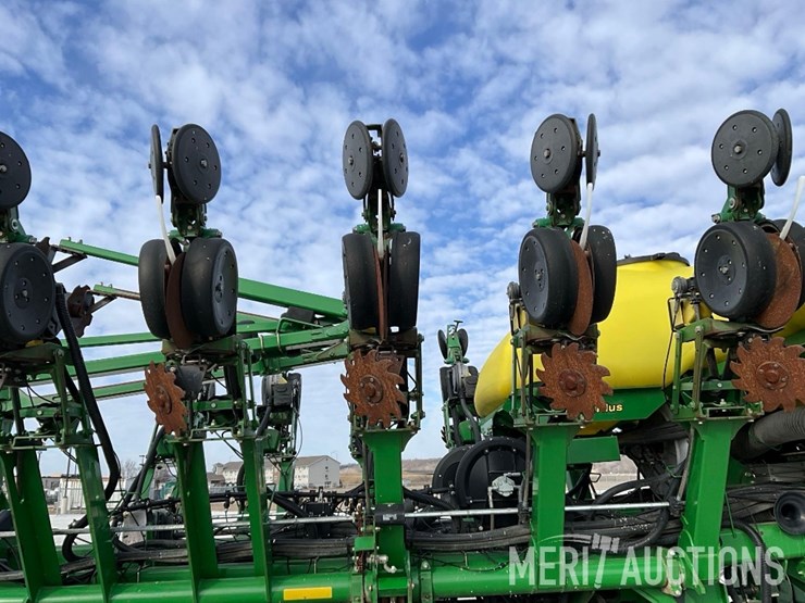 2007-john-deere-1790-image-16