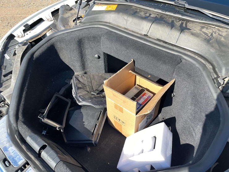 2013-tesla-model-s-4-door-sedan-(135,834-miles)-image-7