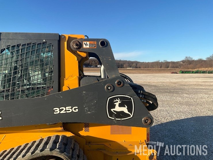 2022-deere-325g-image-17