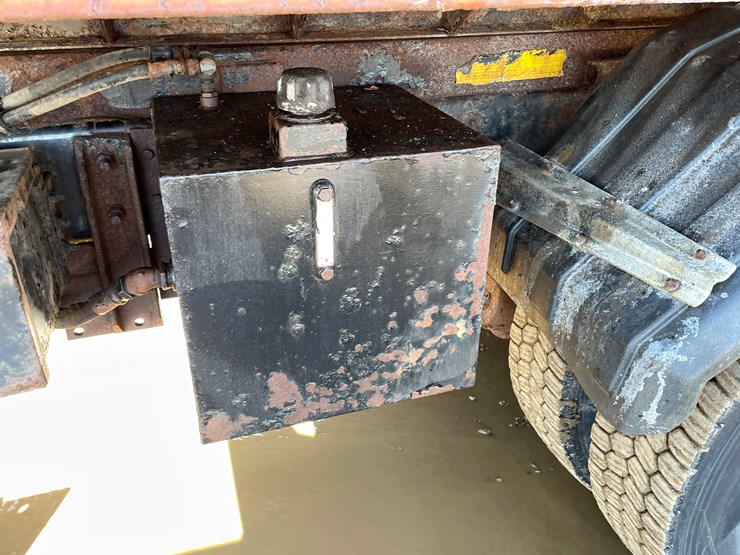 1996-ford-l9000-image-14