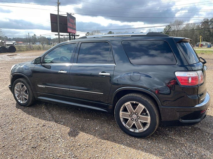 2012-gmc-acadia-denali-image-2