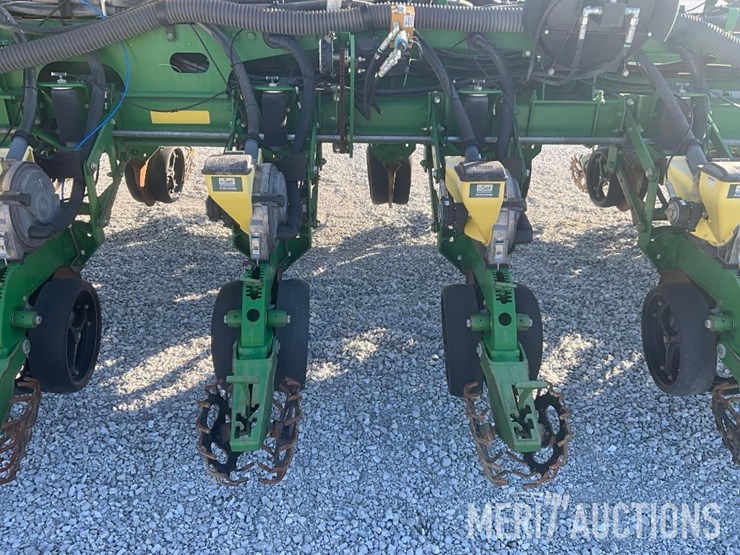 2009-john-deere-1770nt-image-47