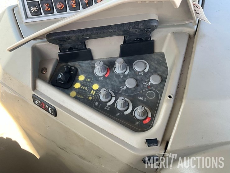 2014-massey-ferguson-8650-image-50