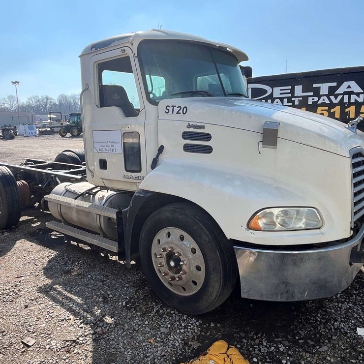 2007 Mack CXP613 Cab & Chassis - Parts Truck