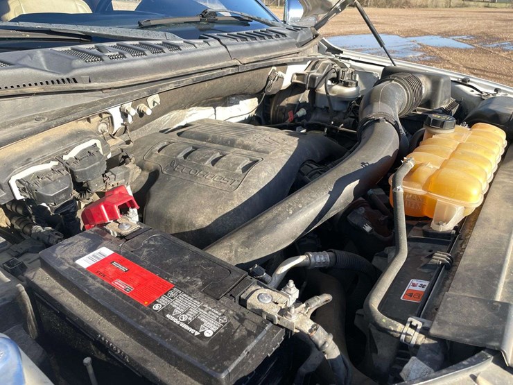 2016-ford-f150-lariat-image-8