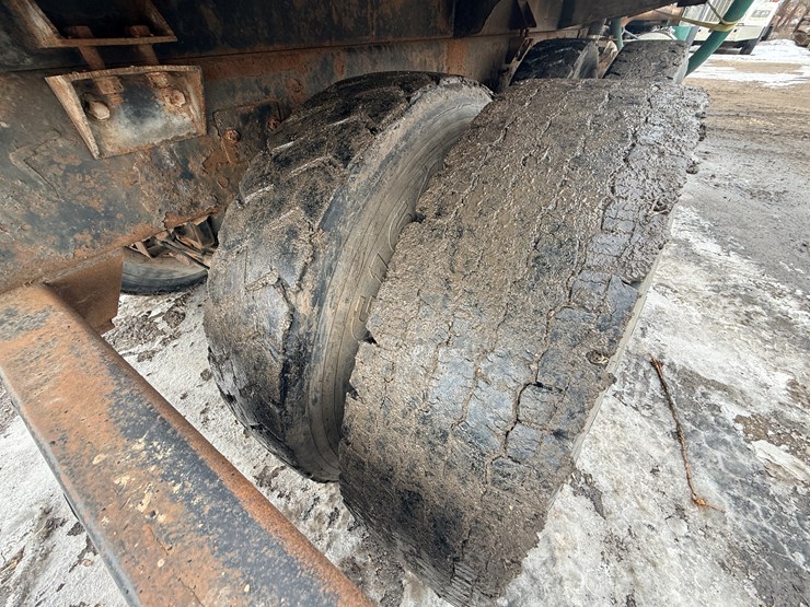 1999-mack-dm690-image-44