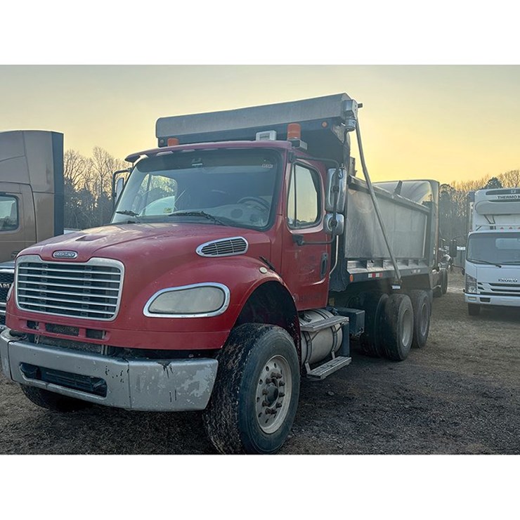 2017 FREIGHTLINER M2 106