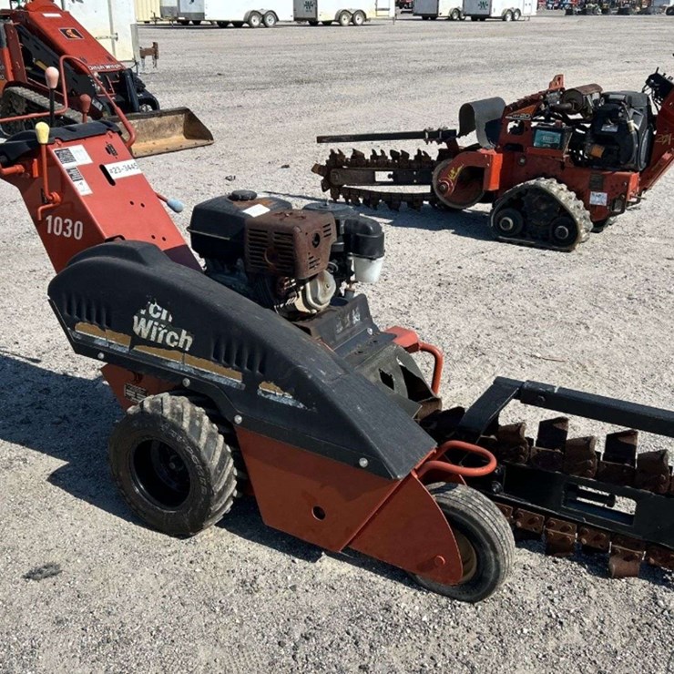 1999 DITCH WITCH 1030