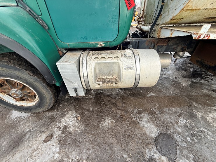 1999-mack-dm690-image-32