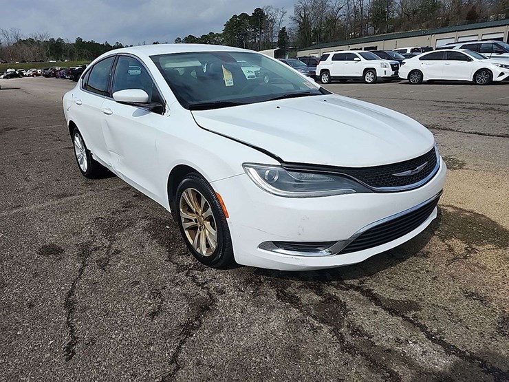 2015-chrysler-200-limited-4d-sedan,-image-1