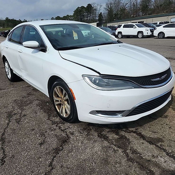 2015 Chrysler 200 Limited 4D Sedan,