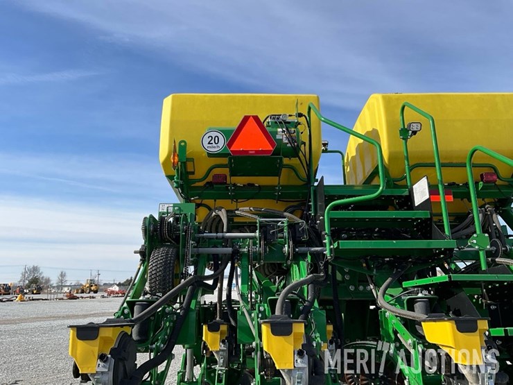 2022-john-deere-1795-image-25