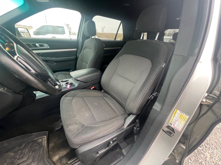 2016-ford-explorer-xlt-image-20