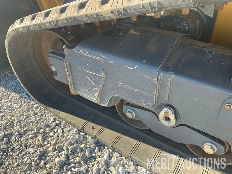 2024-deere-333g-image-18