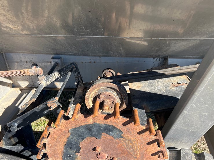 adams-5-ton-fertilizer-spreader-image-22