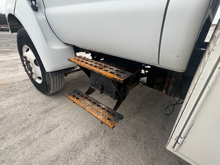 2000-ford-f650-image-7