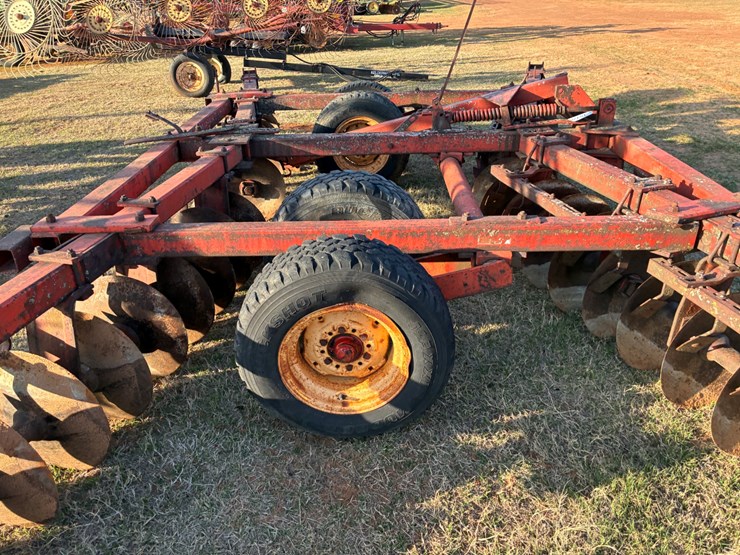 massey-ferguson-620-image-6
