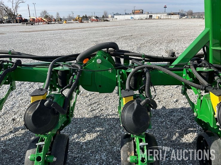 2022-john-deere-dr16-image-15