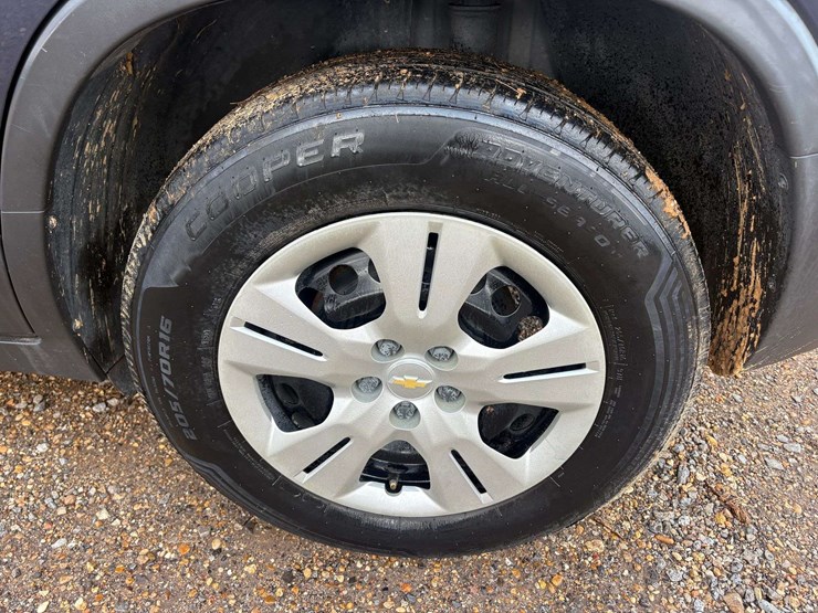 2018-chevrolet-trax-4-door-suv-(103,967-miles)-image-8