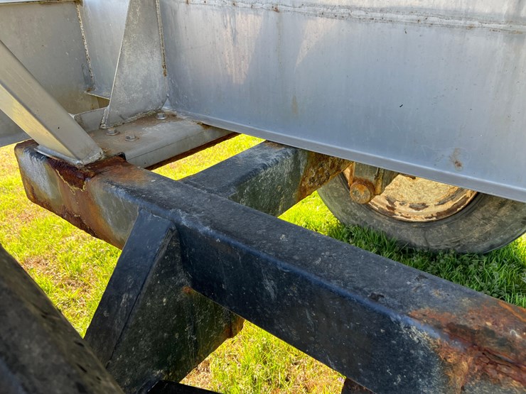 adams-high-clearance-5-ton-spreader-image-14