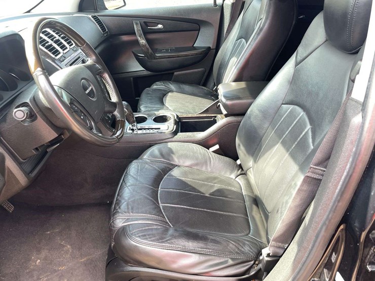 2012-gmc-acadia-denali-image-10