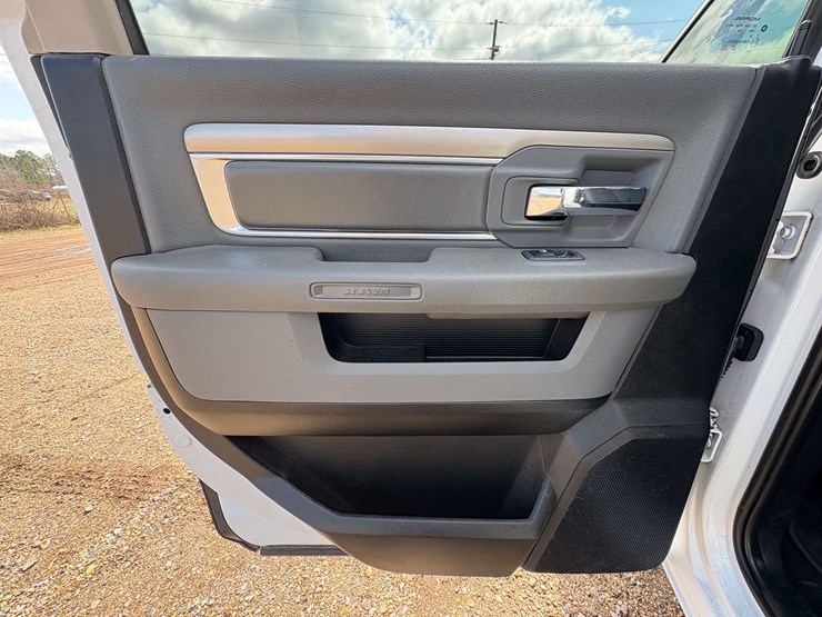 2019-dodge-ram-1500-image-13