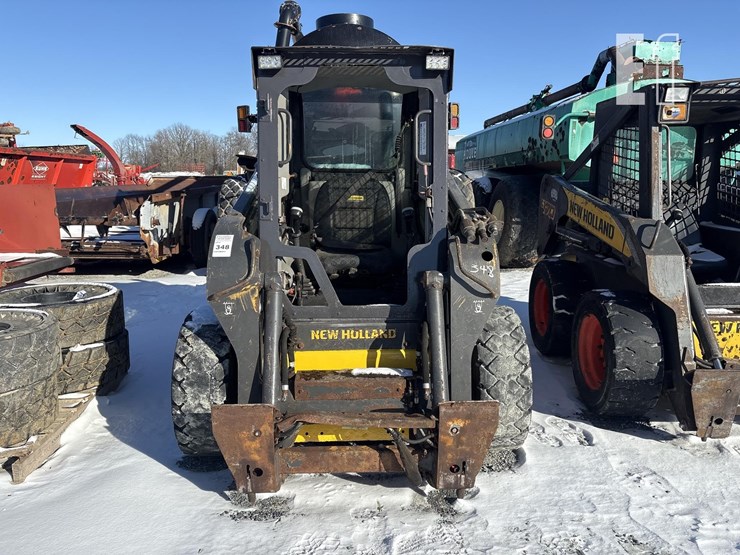 2016-new-holland-l218-image-2