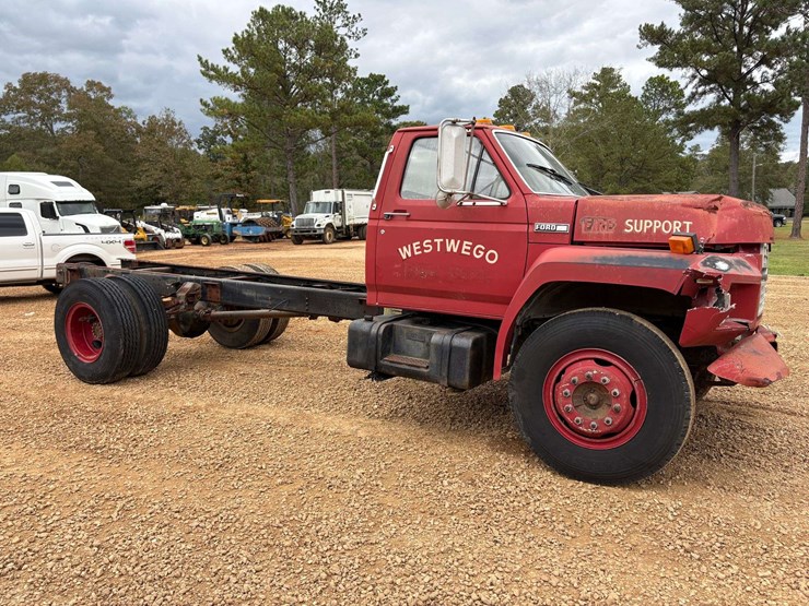 1985-ford-f700-image-4