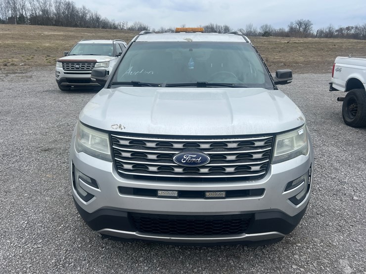 2016-ford-explorer-xlt-image-7