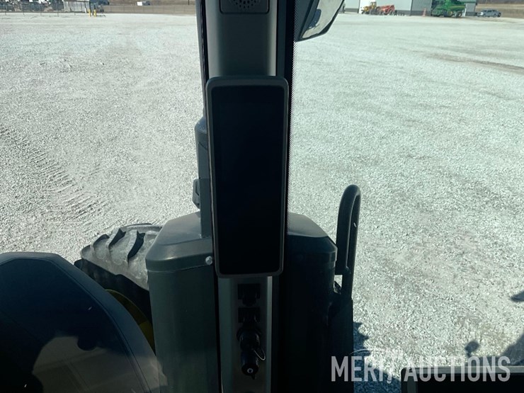 2023-john-deere-8r-340-image-38