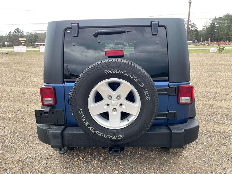 2010-jeep-wrangler-sport-image-6