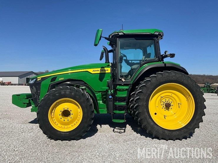 2023-john-deere-8r-340-image-2