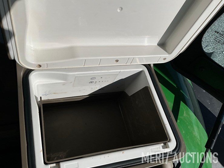 2023-john-deere-8r-310-image-46