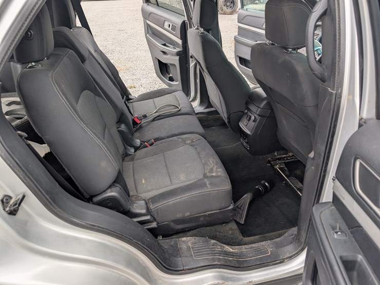 2016-ford-explorer-xlt-image-8