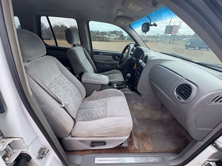 2006-gmc-envoy-image-23