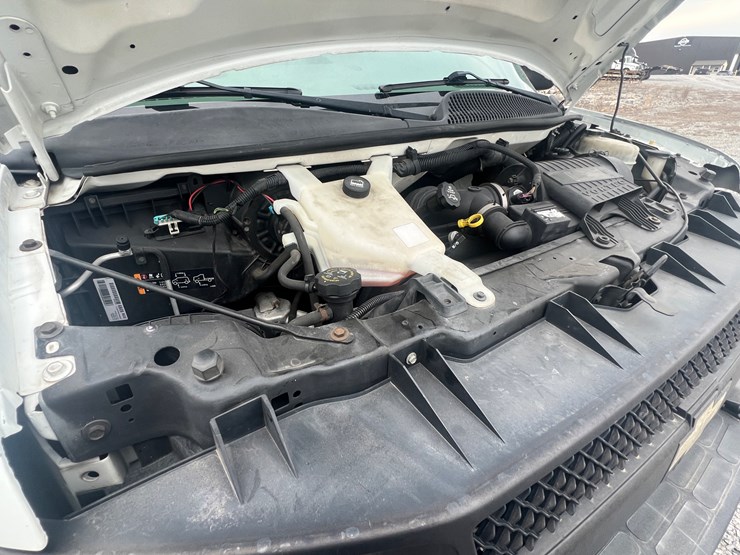 2012-chevrolet-express-g2500-image-34