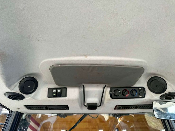 2020-mahindra-6075-image-20