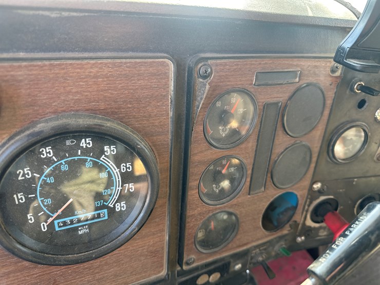 1986-international-f9370-image-31