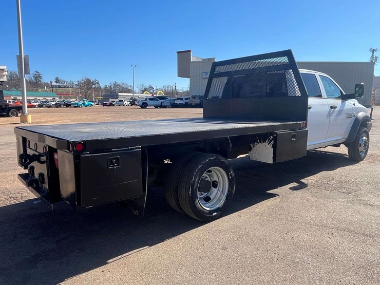 2014-dodge-ram-5500-image-3