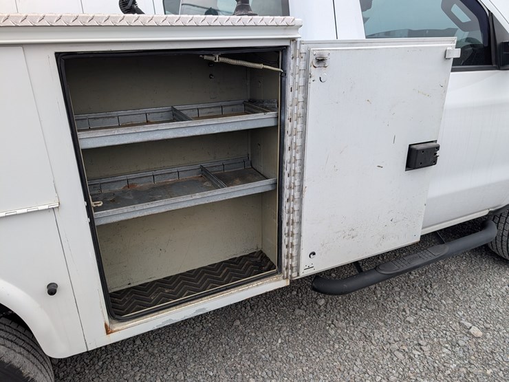 2017-chevrolet-1500-image-17