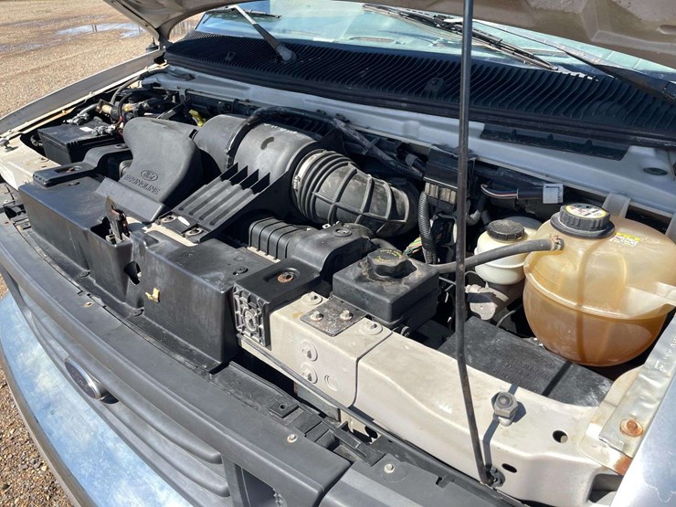 2005-ford-econoline-350xl-10-passenger-van-(80,129-miles)-image-7