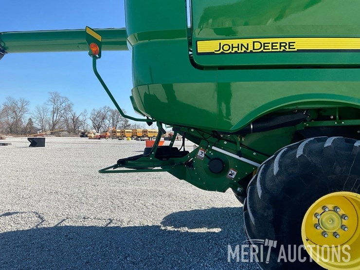2021-john-deere-s790-image-27